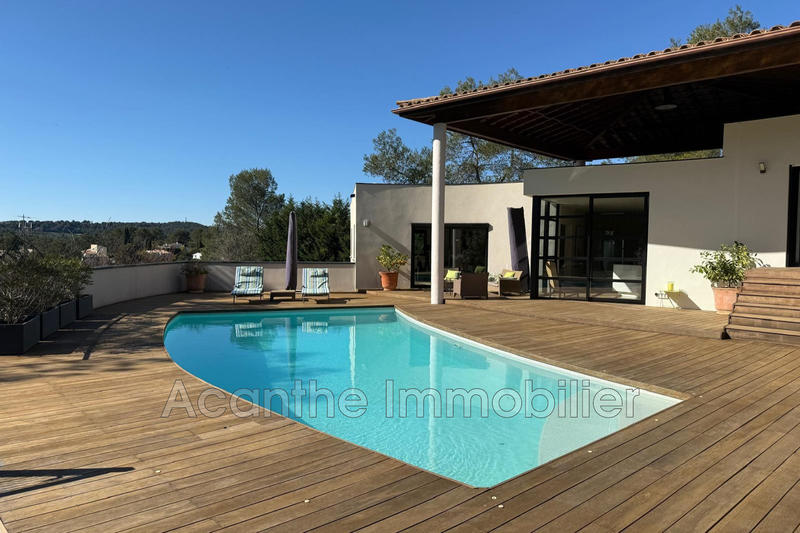 Villa - 220 m² - 6 pièces