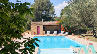 Propriété - 325 m² - 7 pièces