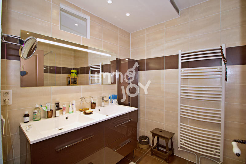 Maison - 138 m² - 5 pièces