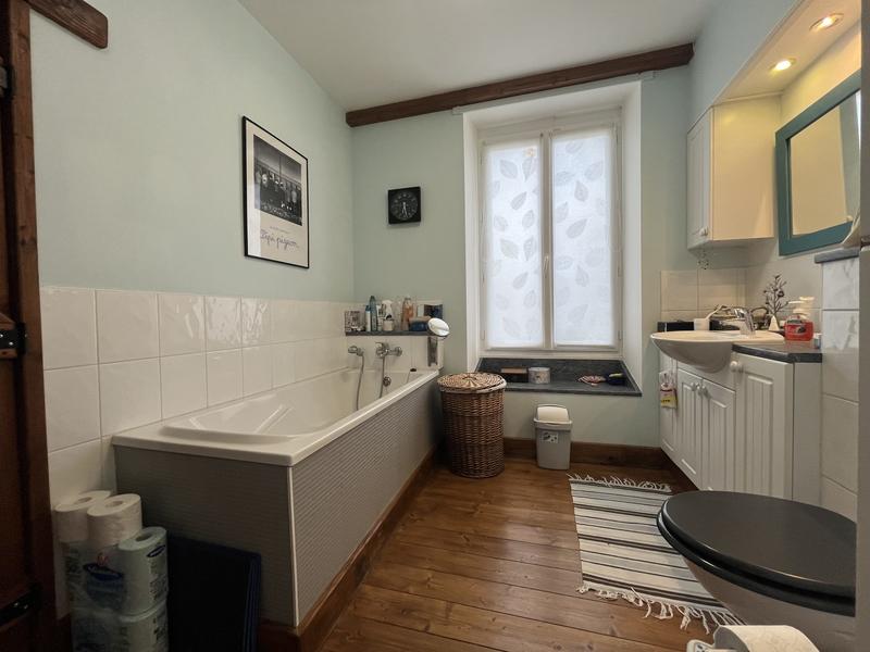 Maison - 198 m² - 8 pièces