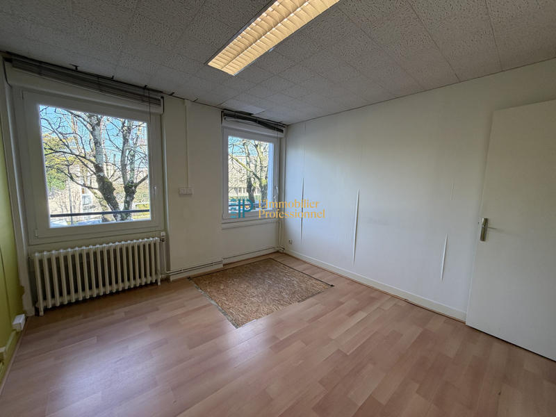 Bureau - 248 m² - 15 pièces