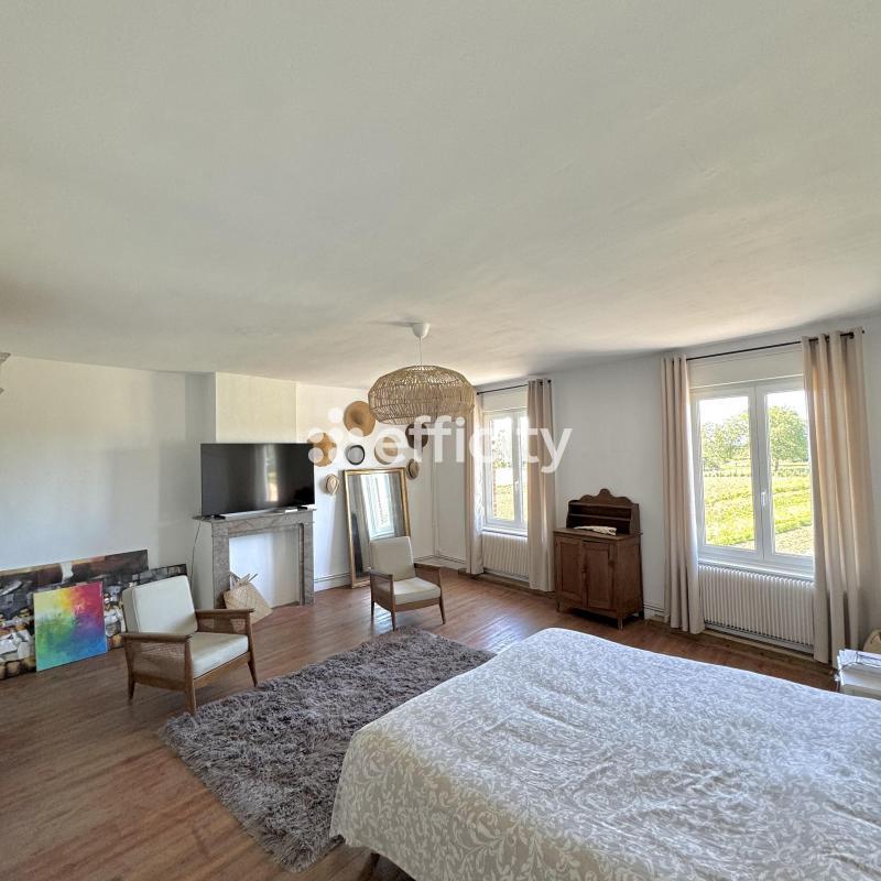 Maison - 410 m² - 12 pièces