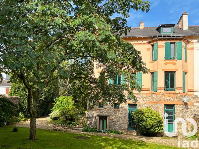 Maison - 207 m² - 9 pièces