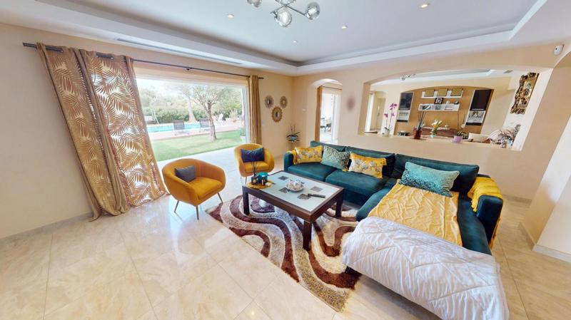 Villa - 207 m² - 8 pièces