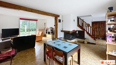 Maison - 204 m² - 7 pièces