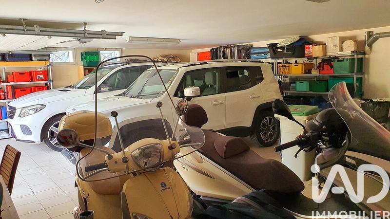 Maison - 257 m² - 6 pièces