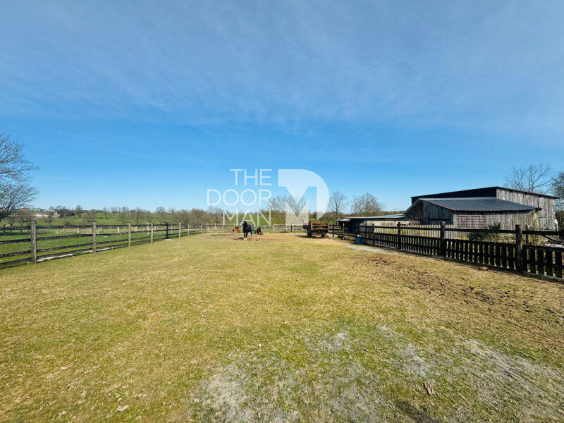 Propriété - 580 m² - 17 pièces