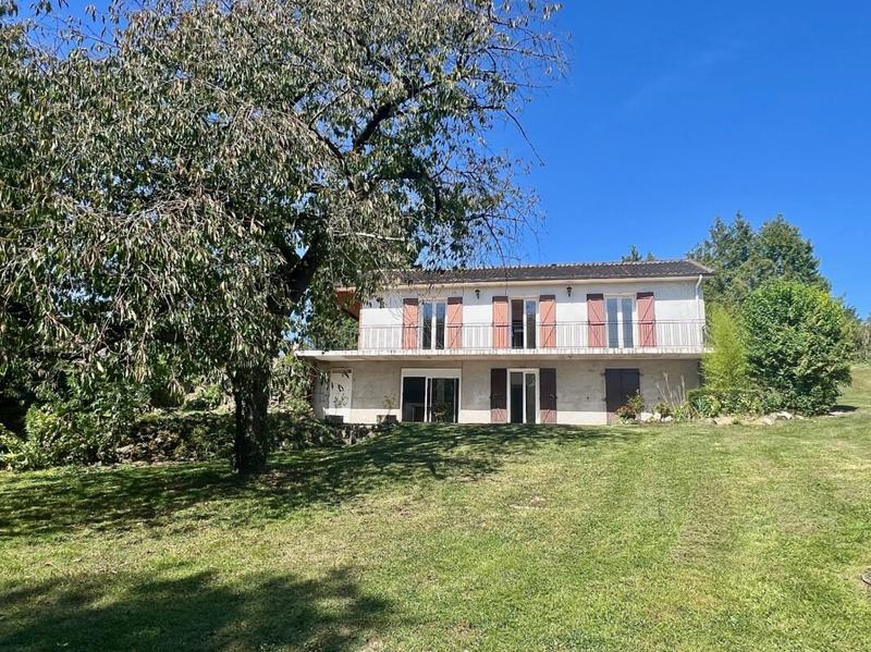 Maison - 140 m² - 5 pièces