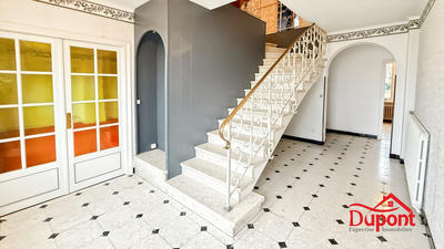 Maison - 236 m² - 10 pièces