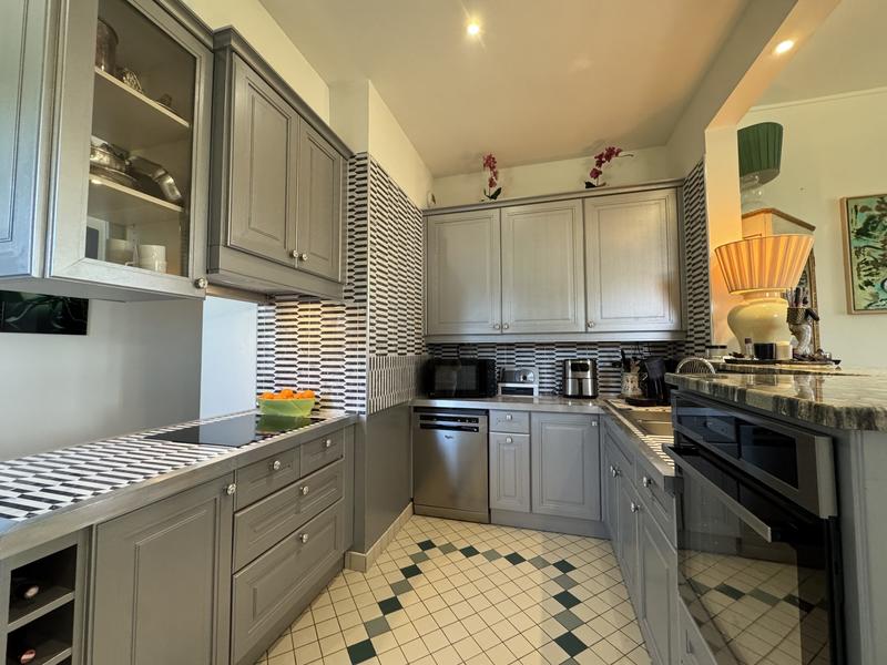 Maison - 700 m² - 15 pièces