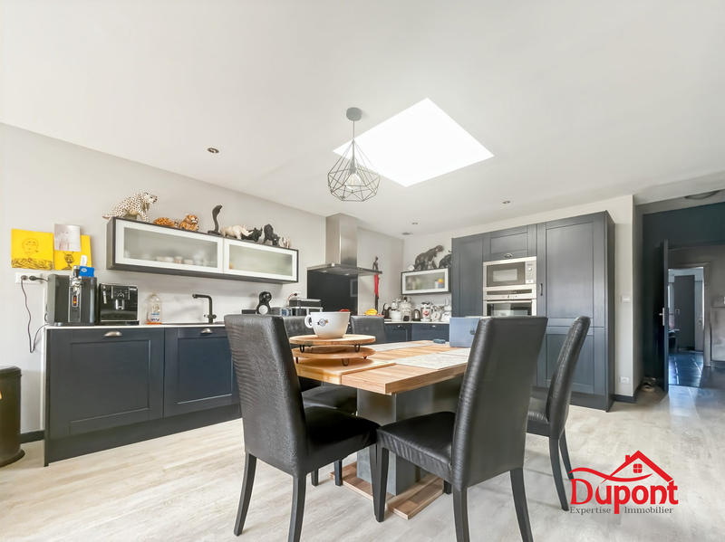 Maison - 190 m² - 8 pièces