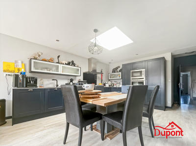 Maison - 190 m² - 8 pièces