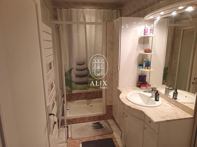 Maison - 84 m² - 4 pièces