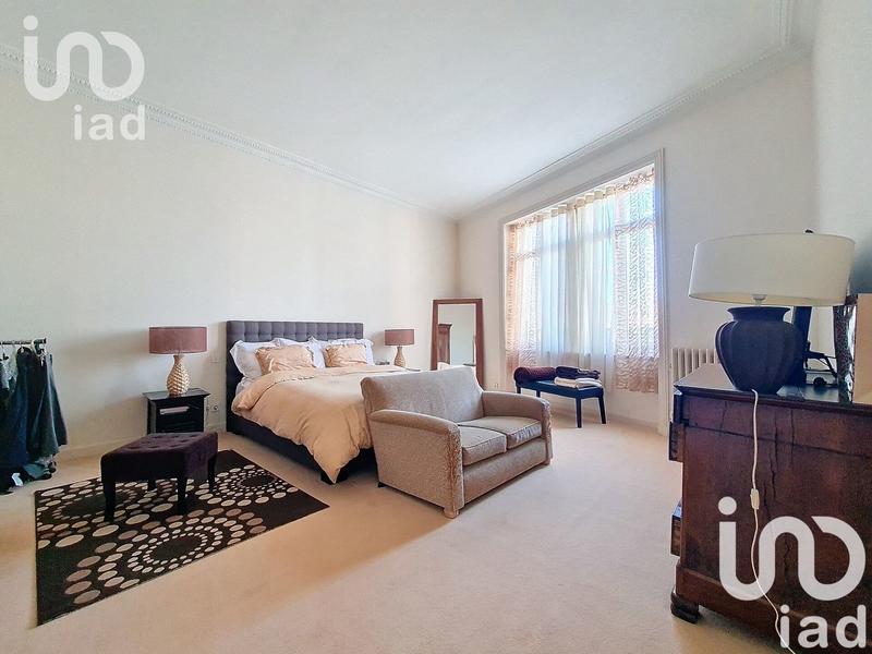 Maison - 480 m² - 11 pièces