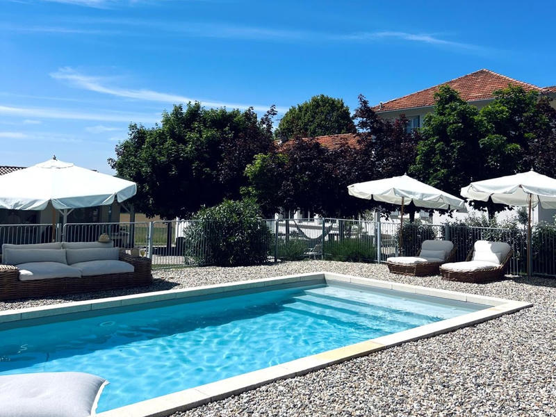 Maison - 292 m² - 9 pièces