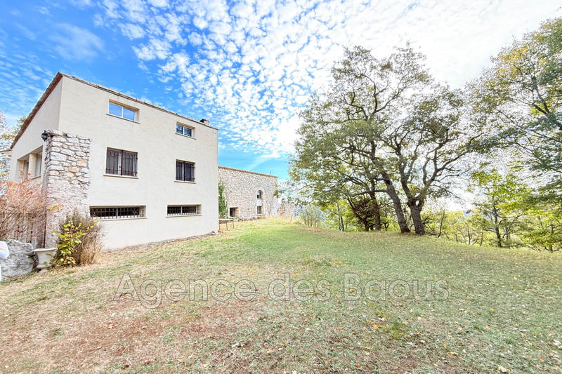 Maison - 222 m² - 6 pièces