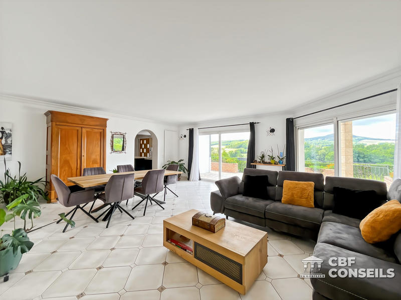 Maison - 206 m² - 7 pièces