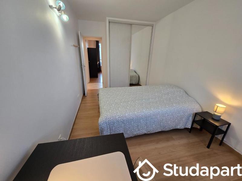 Chambre - 11 m² - 1 pièce