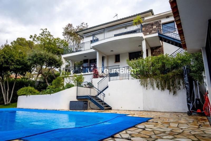 Villa - 188 m² - 8 pièces