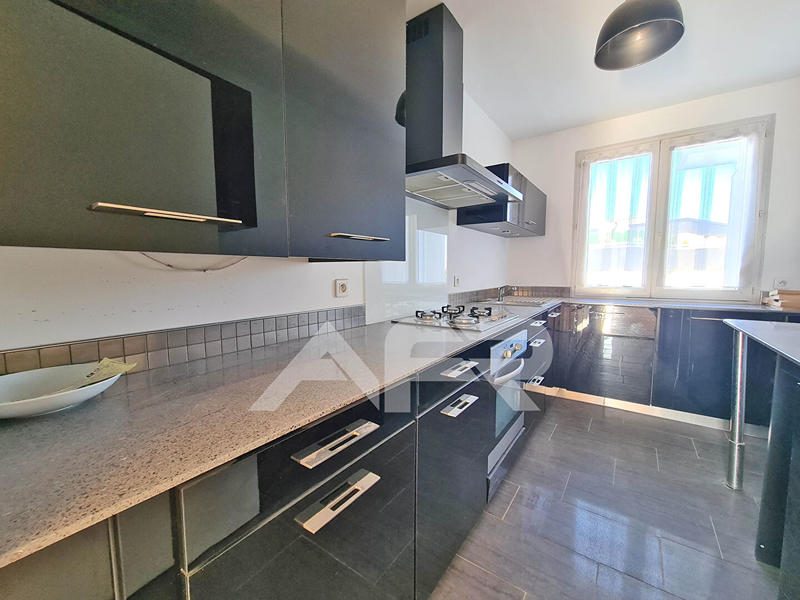 Appartement - 93 m² - 4 pièces