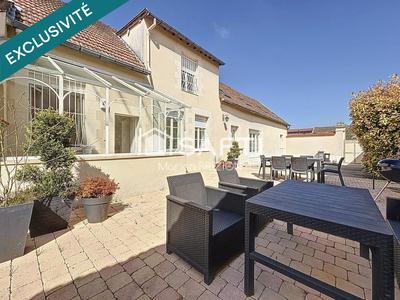 Maison - 226 m² - 8 pièces