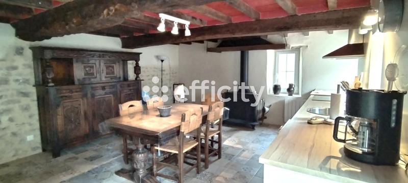 Maison - 415 m² - 12 pièces