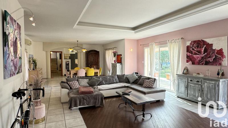 Maison - 234 m² - 12 pièces