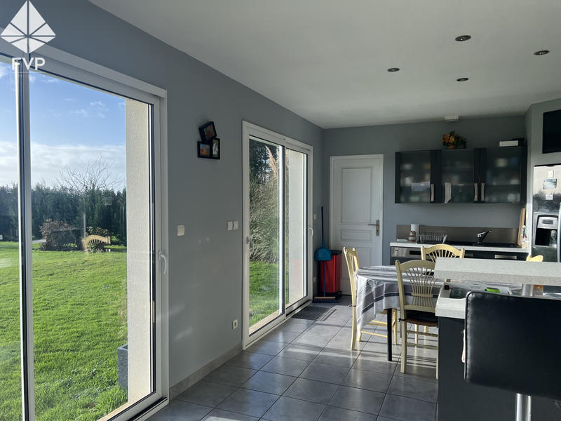 Maison - 185 m² - 8 pièces