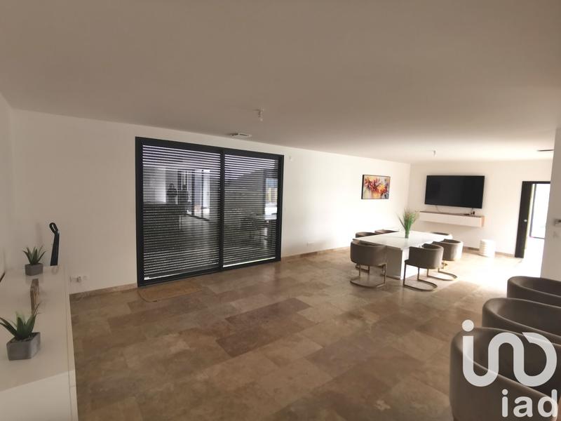 Maison - 212 m² - 6 pièces