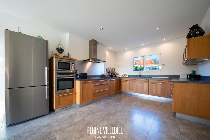 Maison - 296 m² - 7 pièces