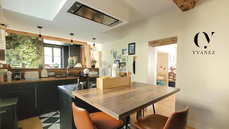 Maison - 180 m² - 7 pièces