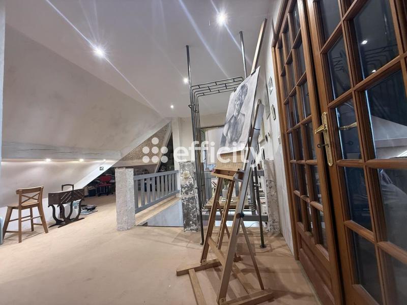 Villa - 258 m² - 8 pièces