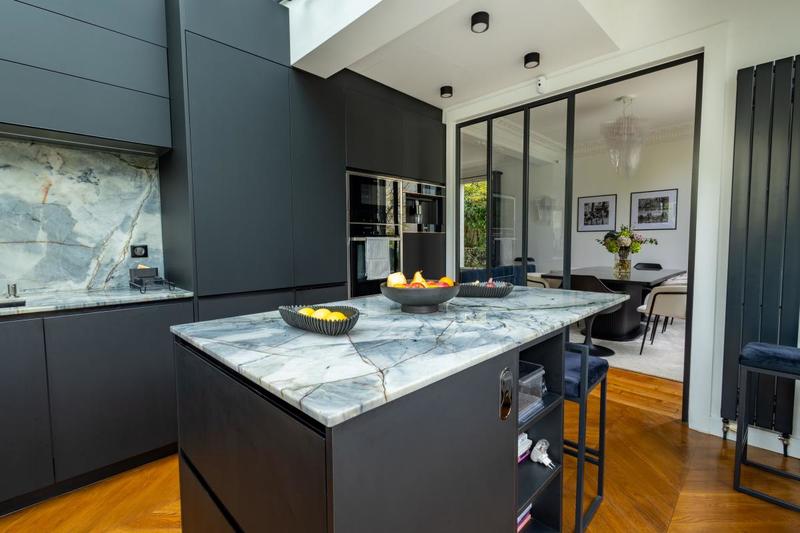 Propriété - 220 m² - 6 pièces