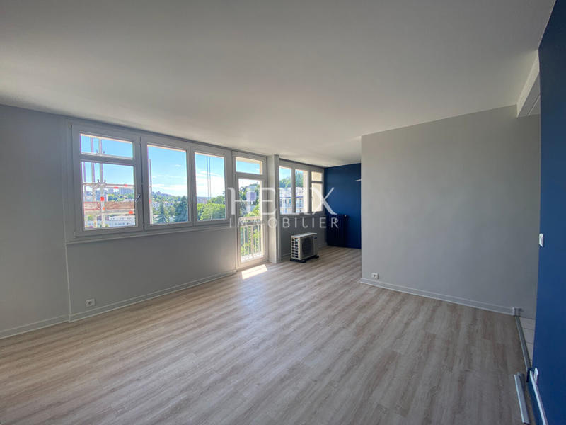 Appartement - 85 m² - 5 pièces