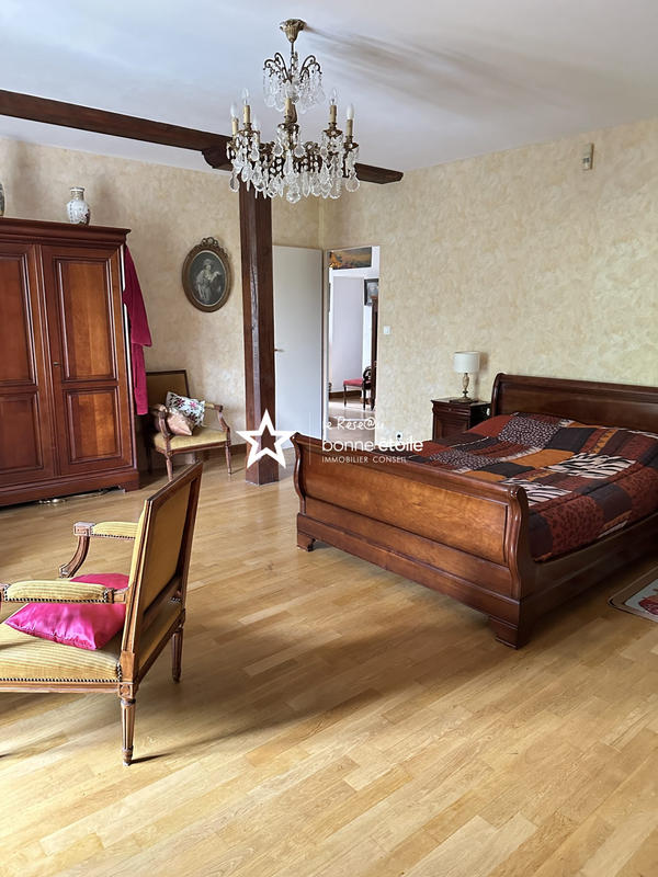 Maison - 252 m² - 7 pièces