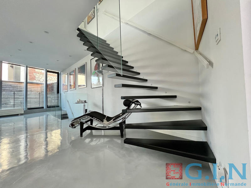 Maison - 217 m² - 6 pièces