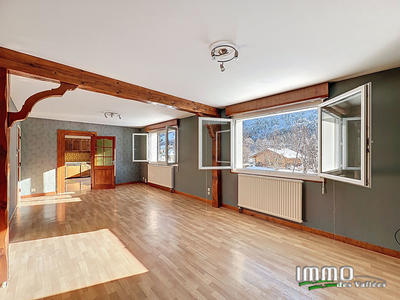 Maison - 181 m² - 7 pièces
