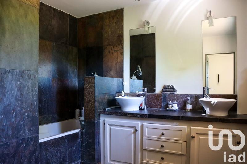 Maison de maîtres - 271 m² - 8 pièces