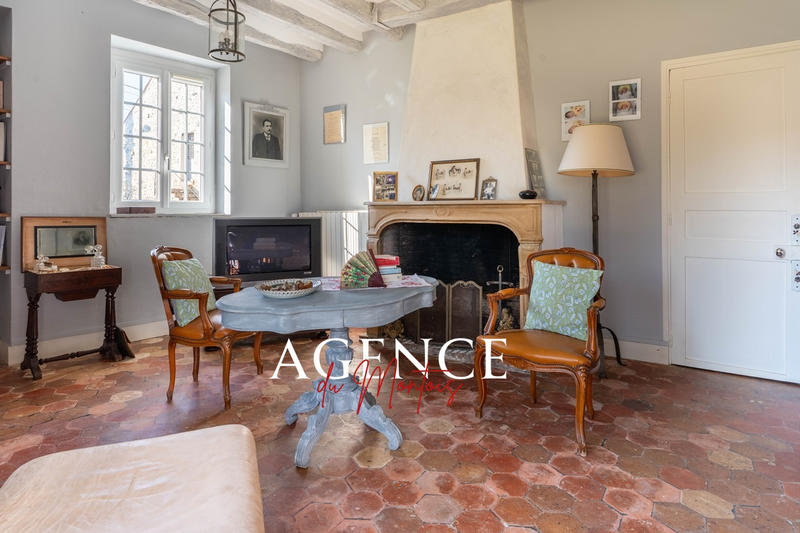 Maison - 276 m² - 11 pièces