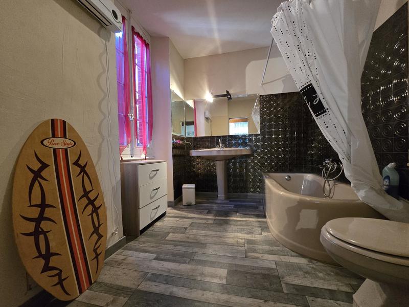 Villa - 330 m² - 8 pièces