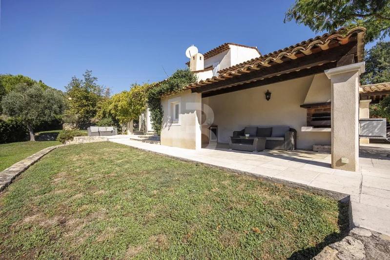 Villa - 196 m² - 6 pièces