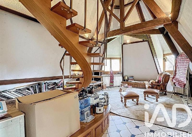 Maison - 251 m² - 9 pièces