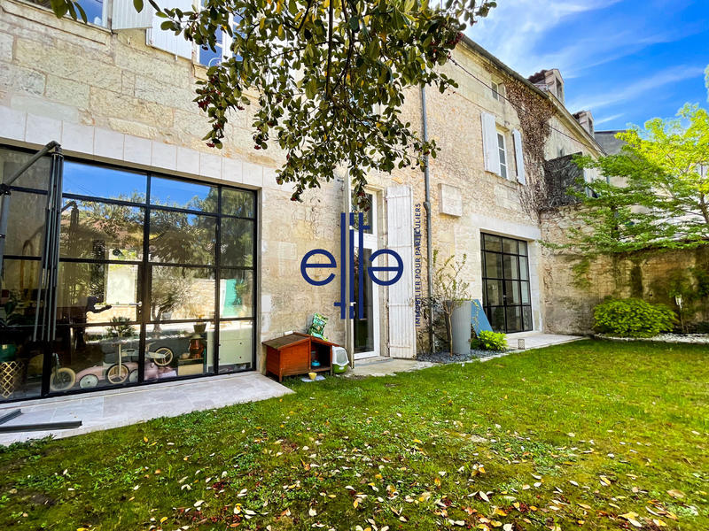 Maison - 238 m² - 6 pièces