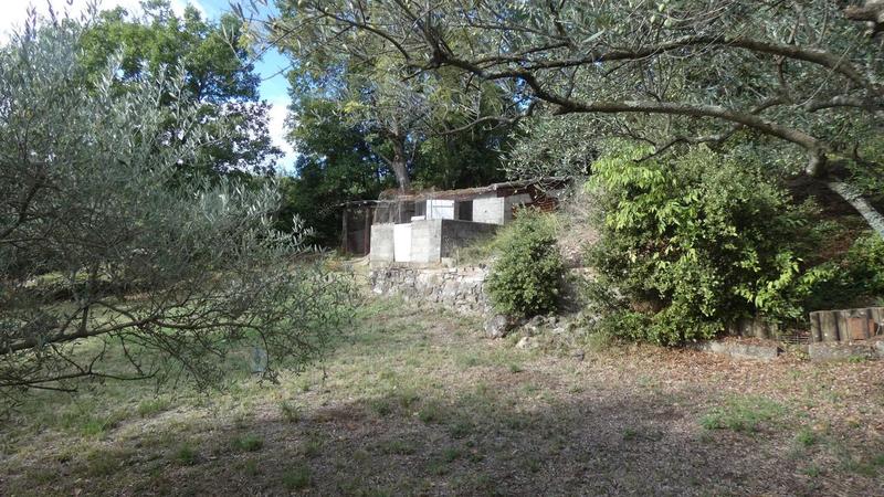 Terrain constructible - 1 225 m²