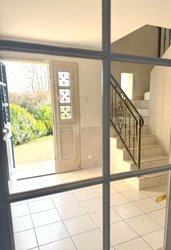 Maison - 230 m² - 7 pièces