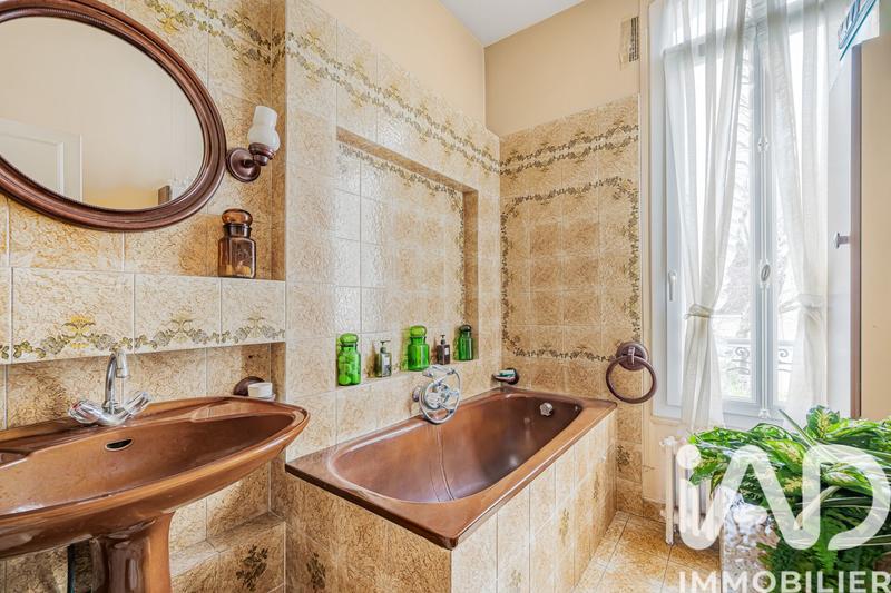 Maison - 91 m² - 7 pièces