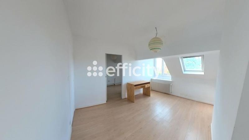 Maison - 143 m² - 7 pièces