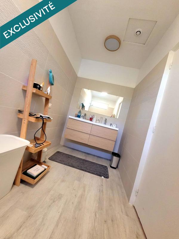 Maison - 221 m² - 5 pièces