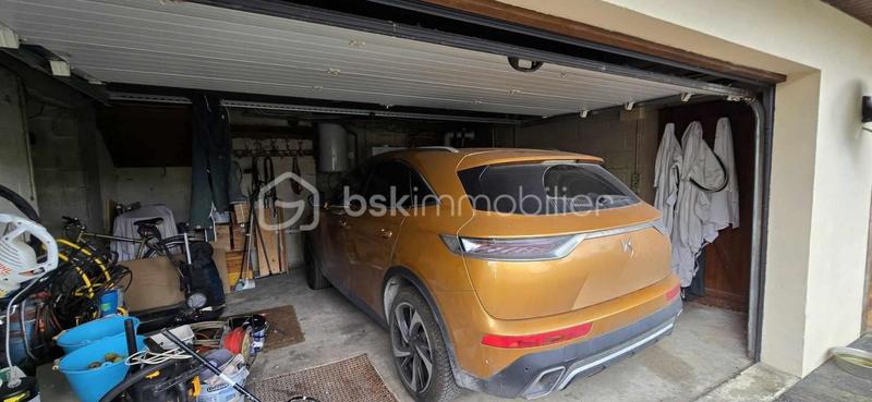 Maison - 300 m² - 8 pièces