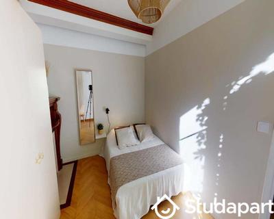 Chambre - 250 m² - 1 pièce